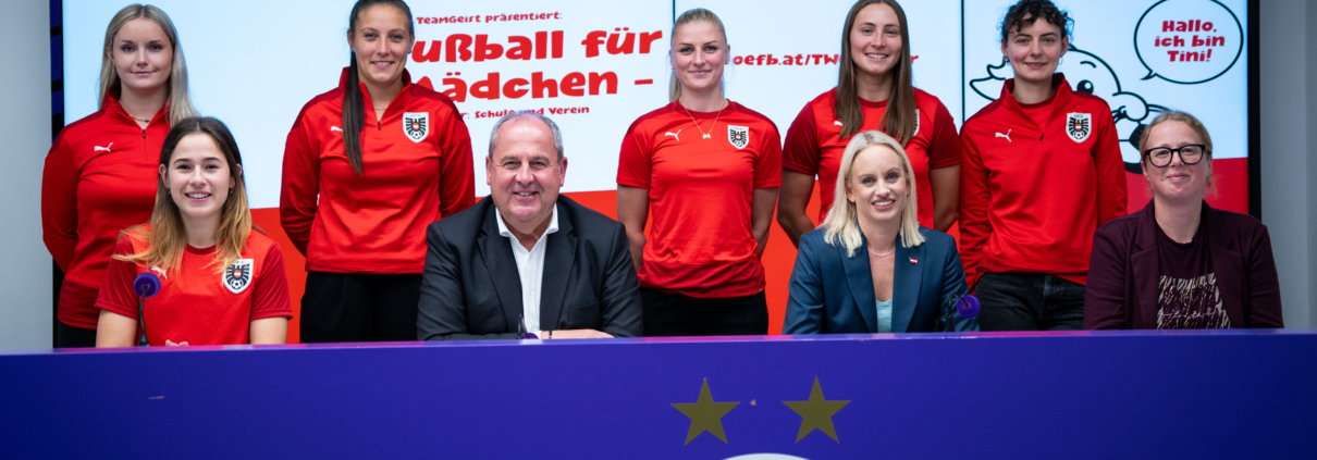 "Fußball für Mädchen – TWOgether: Schule und Verein“ - eine Initiative des ÖFB (Österreichischer Fußball-Bund) in Zusammenarbeit mit dem Bundesministerium für Wohnen, Kunst, Kultur, Medien und Sport (BMWKMS) - Credits: BMWKMS / Emilia Schlögl