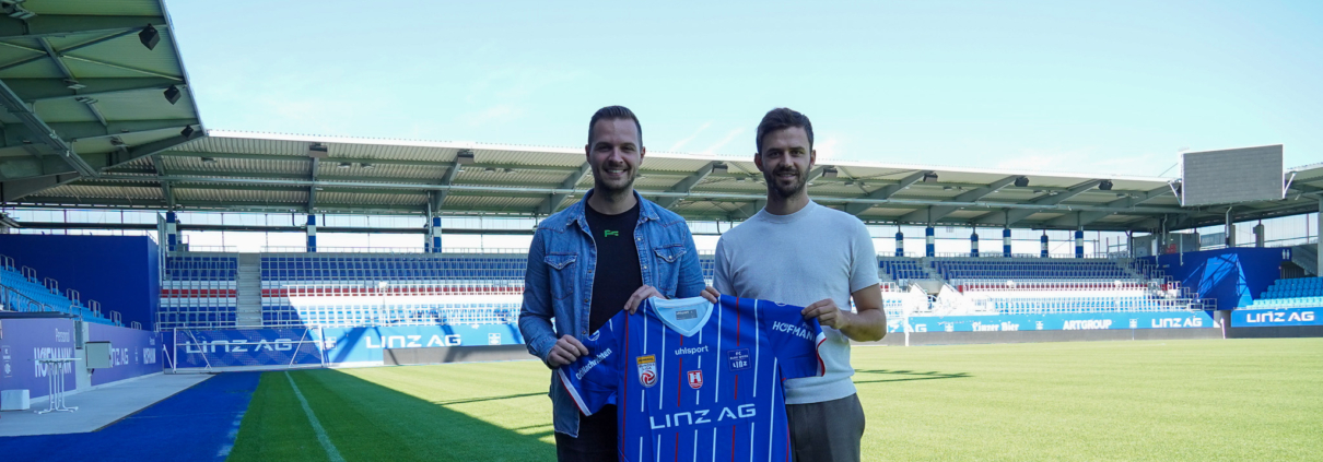 Christoph Högler (Gründer und Geschäftsführer von FanInvest) und Patrick Vormair (Leiter Marketing & Sponsoring FC Blau-Weiß Linz) - Credits: FC Blau-Weiß Linz